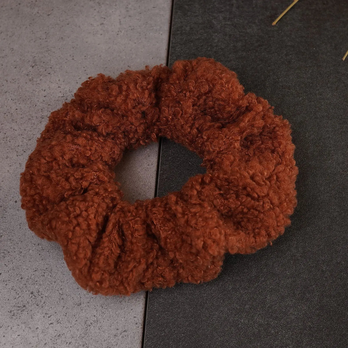 Großer brauner Teddy Scrunchie (Haargummi)