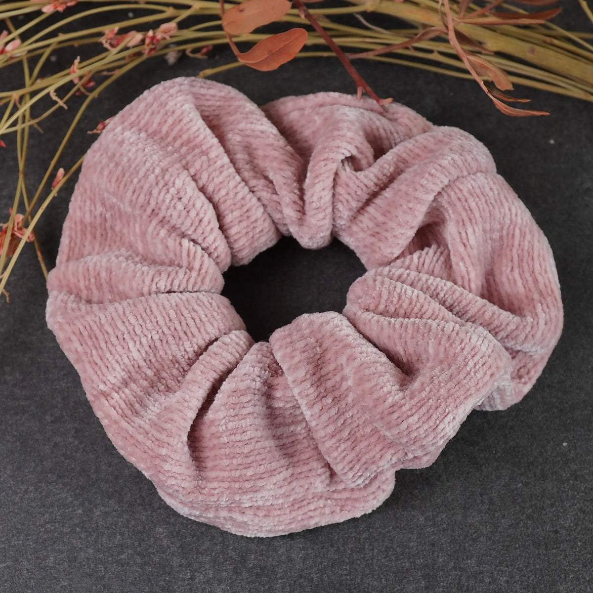 Großer rosa Haargummi / Scrunchie