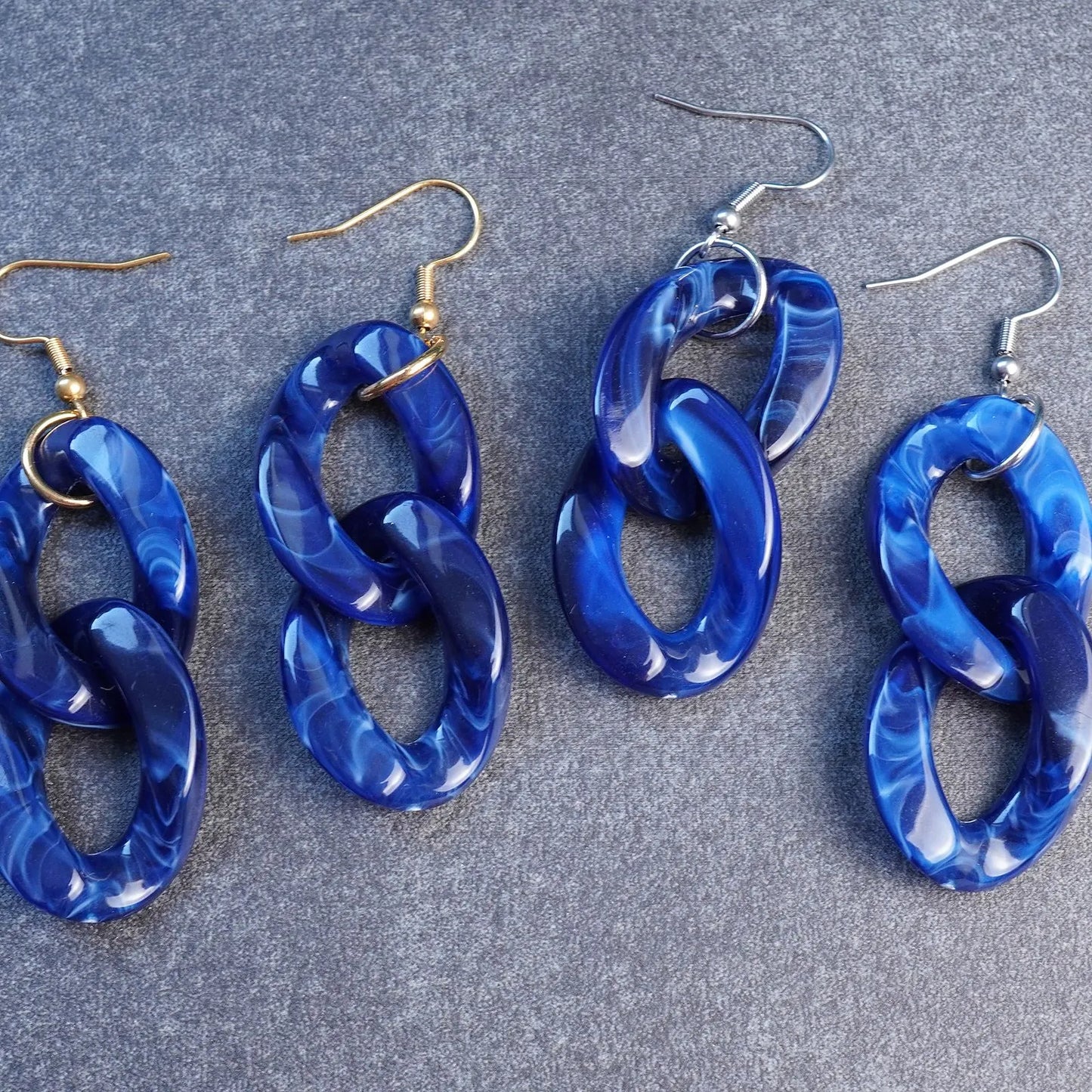 Blaue Ohrringe aus Acryl (Basics)
