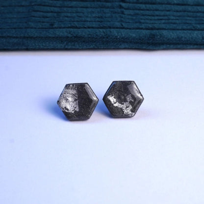 Anthrazite sechseckige Ohrringe mit silberfarbener Folie (Basics)