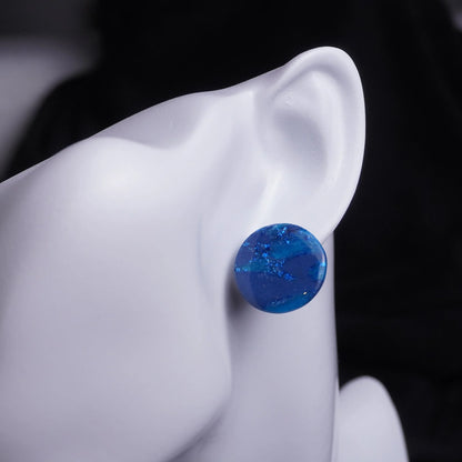 Runde Ohrringe (Dark Nightsky) angesteckt