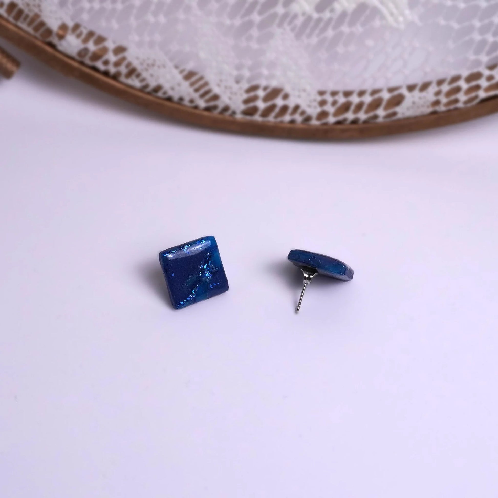 Quadratische Ohrringe (Dark Nightsky) liegend