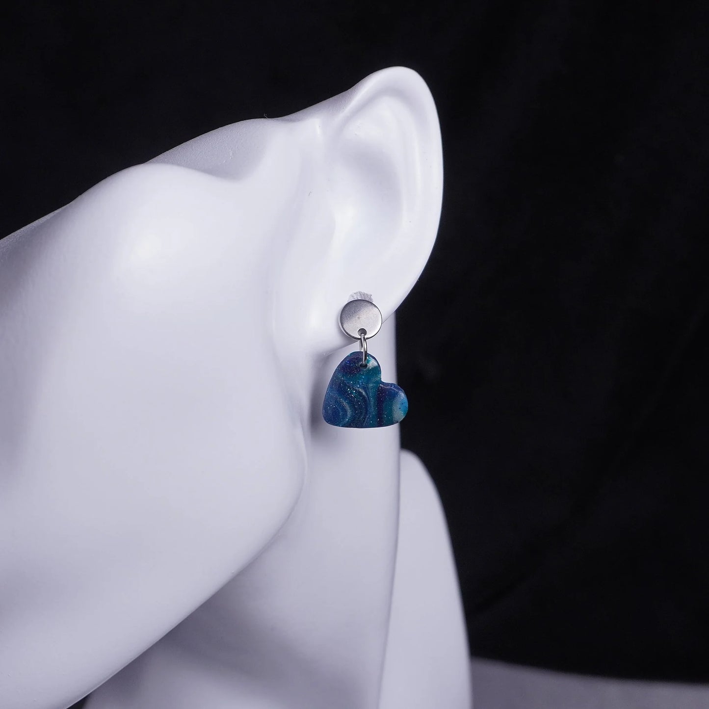 Grünliche Herz-Ohrringe (Galaxy) silberfarben angesteckt