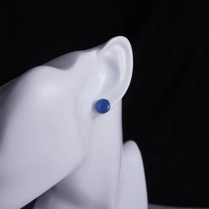 Kleine runde Ohrringe (Galaxy) angesteckt