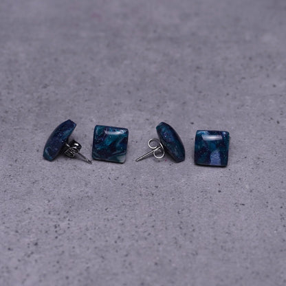 Kleine grünliche quadratische Ohrringe (Galaxy) vier