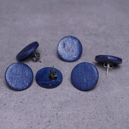 Matte runde Ohrringe (Galaxy) liegend viele