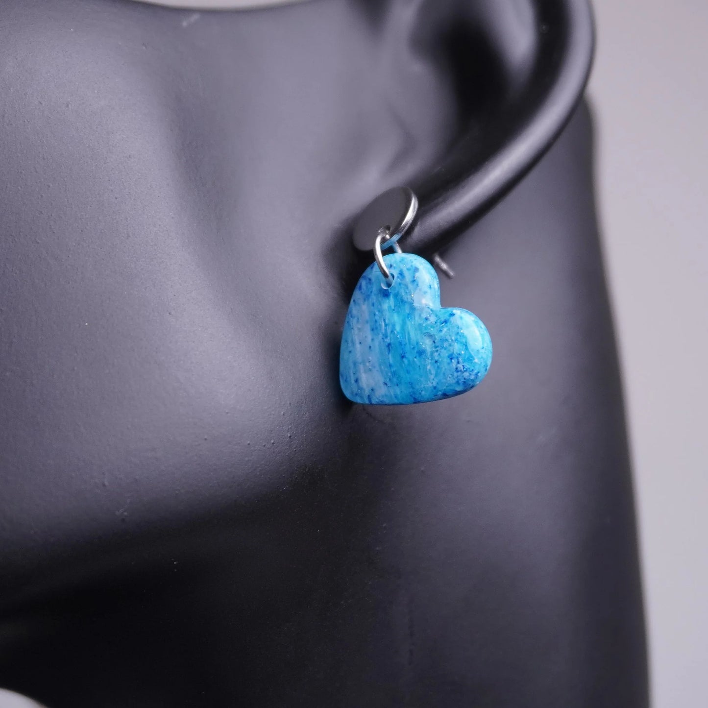 Herz-Ohrringe (Sea Snow) silberfarben angesteckt