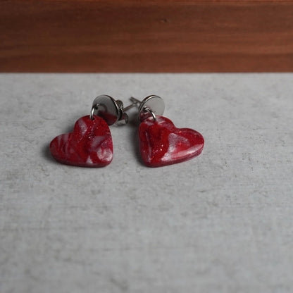 Herz-Ohrringe (Red Velvet) silberfarben liegend