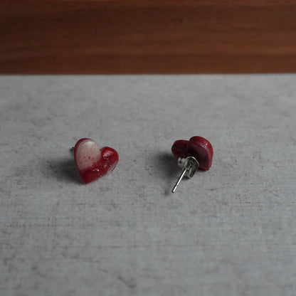 Kleine Herz-Ohrringe (Red Velvet) Ansicht front liegend