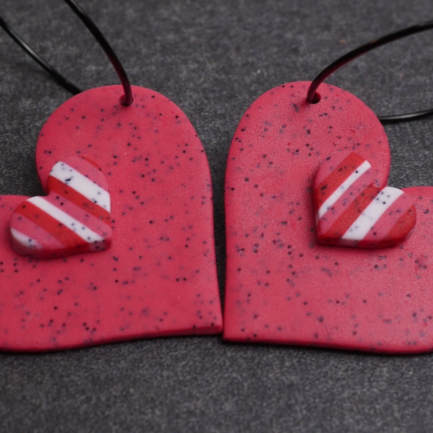 Große Herz-Ohrringe mit Mini-Herz (Valentinstag)