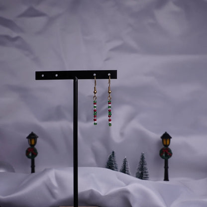 Längliche Ohrringe mit Glasperlen (X-Mas)