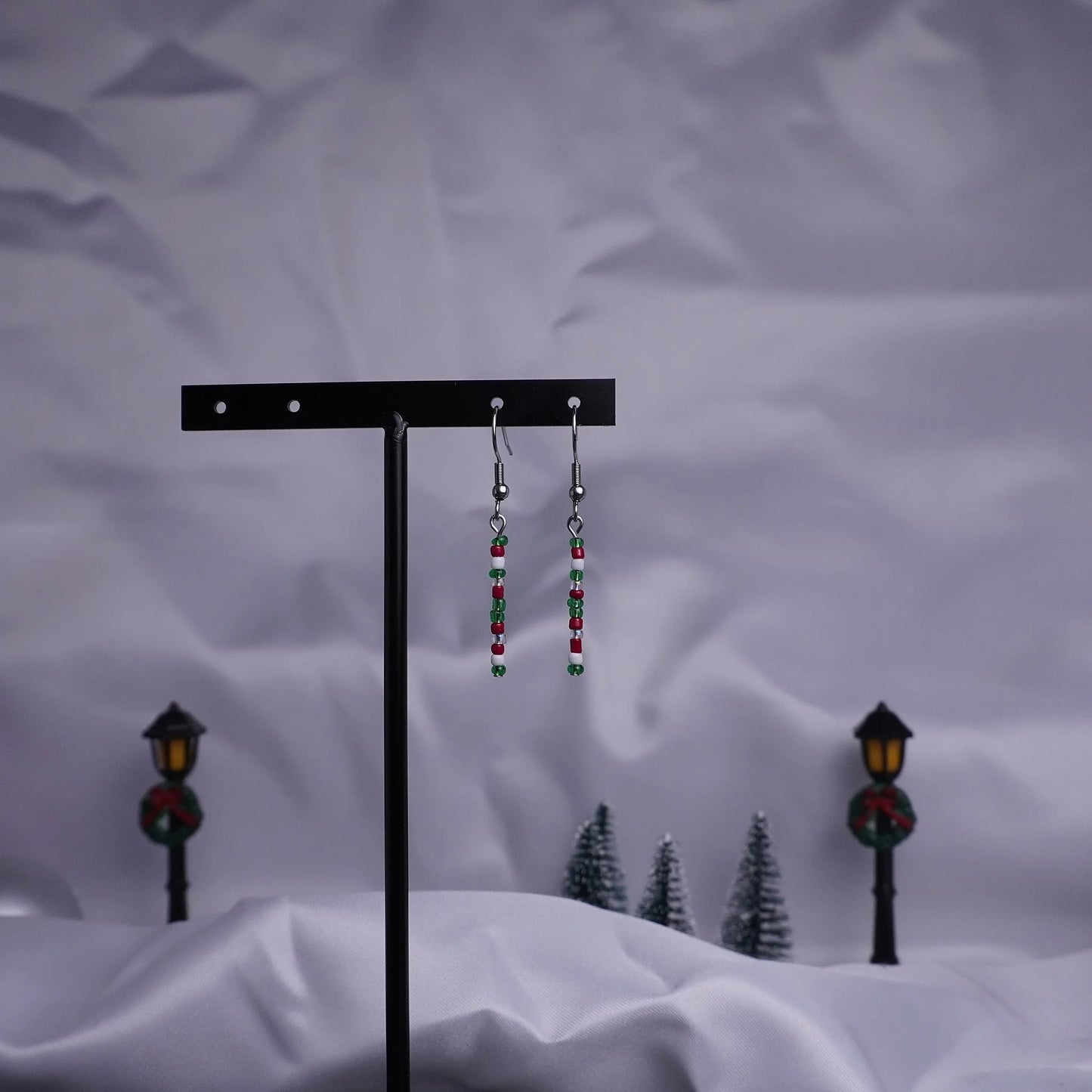 Längliche Ohrringe mit Glasperlen (X-Mas)